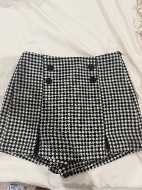 Black & White Houndstooth High-Waist Skirt with built in shorts